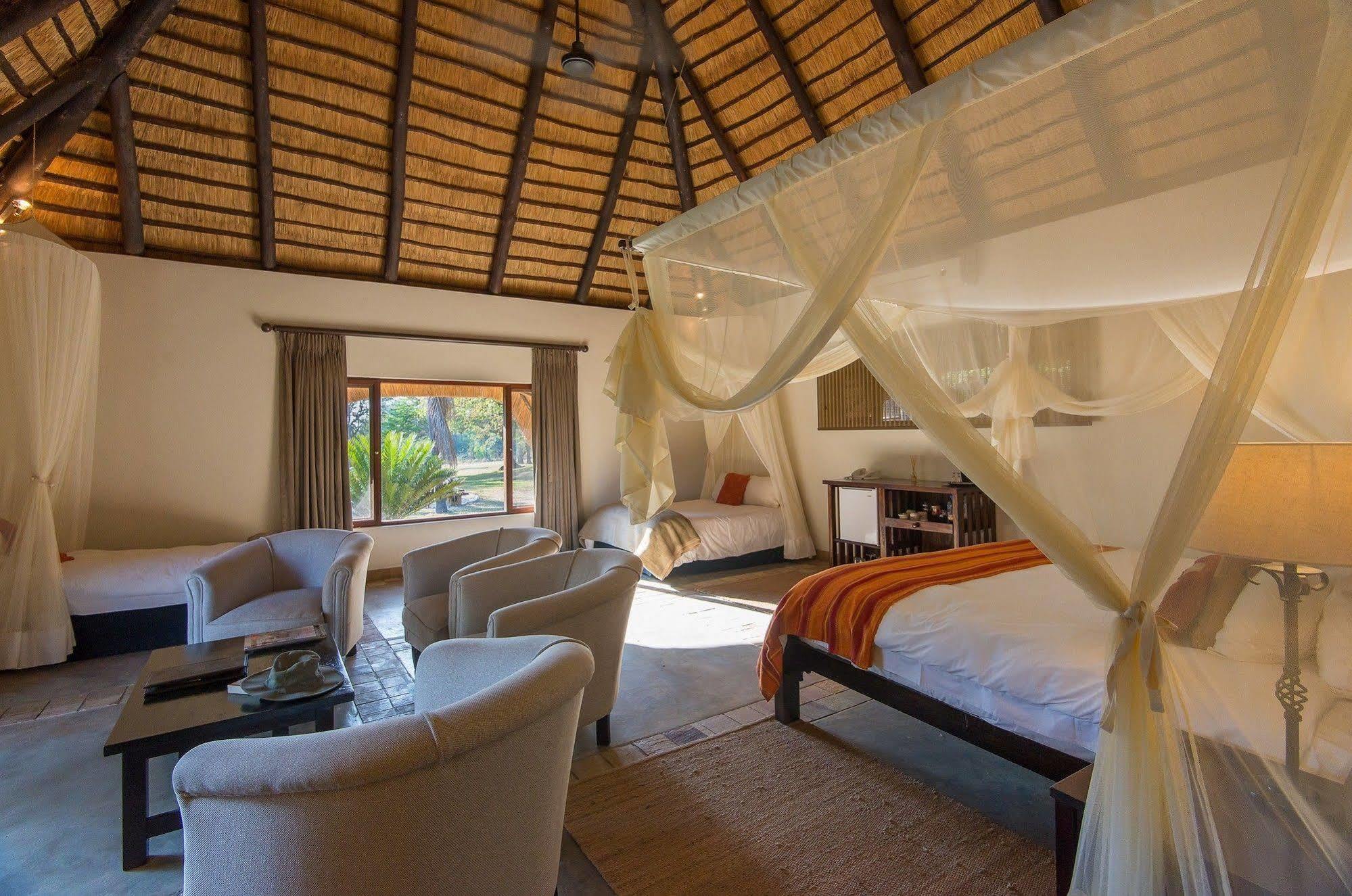 Inyati Game Lodge Metsi ภายนอก รูปภาพ